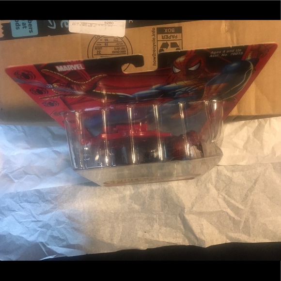 NEW Toybiz Catapulting Spiderman Action Figure - Picture 5 of 7